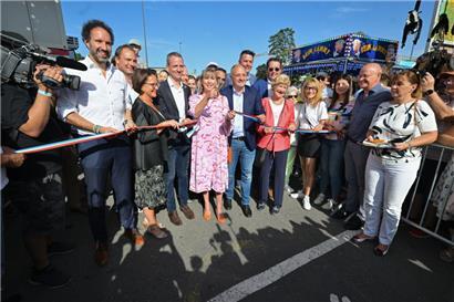 Die hauptstädtische DP-CSV-Koalition war mit Mann und Maus (und Ministern) angetreten, um die „Fouer“ zu eröffnen
