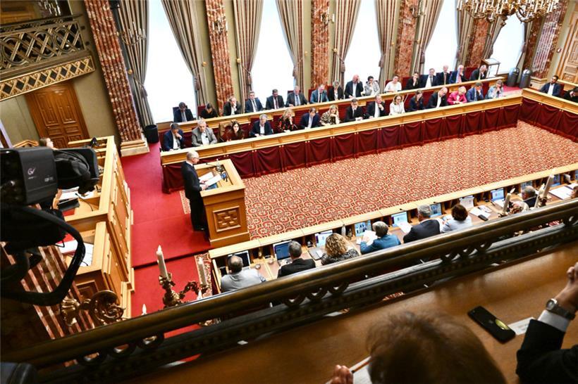 Die im Parlament vertretenen Fraktionen und Gruppierungen durften am Mittwoch auf die Ausführungen des Premierministers zur Lage der Nation vom Dienstag reagieren
