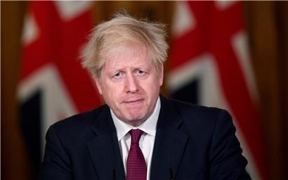  Die in Großbritannien entdeckte neue Variante des Coronavirus ist nach Angaben von Premier Johnson nach ersten Erkenntnissen deutlich ansteckender als die bekannte Form. 
