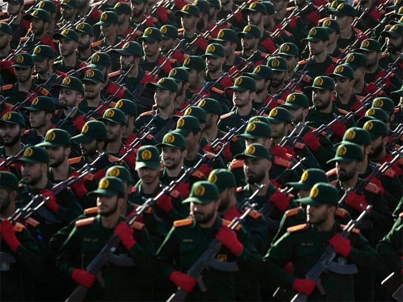 Die iranischen Revolutionsgarden sind die Schutztruppe des Regimes nach innen und außen – hier bei einer Parade im Jahr 2024