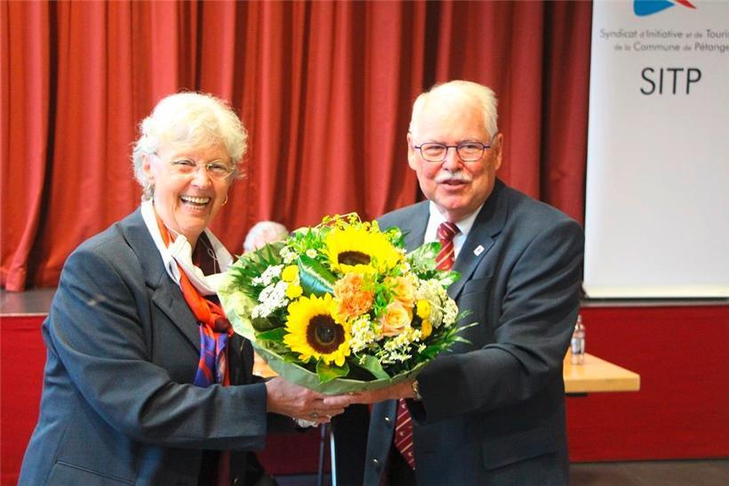 Die langjährige Sekretärin Viviane Daman (hier mit Präsident Roland Breyer) wurd...