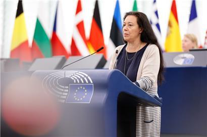 Die luxemburgische EVP-Abgeordnete Isabel Wiseler-Lima redete am Montag im Plenum in Straßburg
