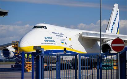 Die mit Sprengstoff versehene Drohne wurde in der Nähe eines ukrainischen Flugzeugs von einem Flughafenmitarbeiter aus der Luft geholt