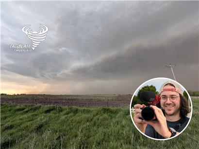 Superzelle am Freitag am Himmel, bereit für Tornadojäger, Gewitterwolken und Unwetterwarnung