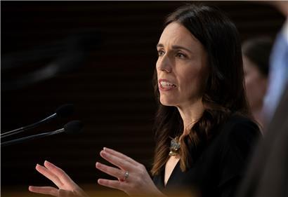 Die neuseeländische Premierministerin Jacinda Ardern kündigte vor genau drei Monaten bei einer Pressekonferenz den Plan zur Wiederöffnung der Wirtschaft und der Schulen des Landes an
