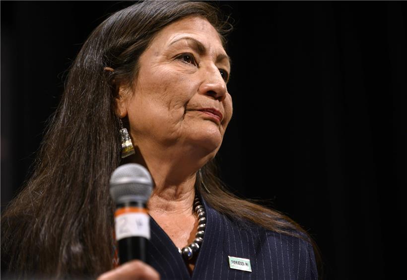 Die nominierte US-Innenministerin Deb Haaland auf einem Bild vom August  2019 in Sioux City im US-Bundesstaat Iowa
