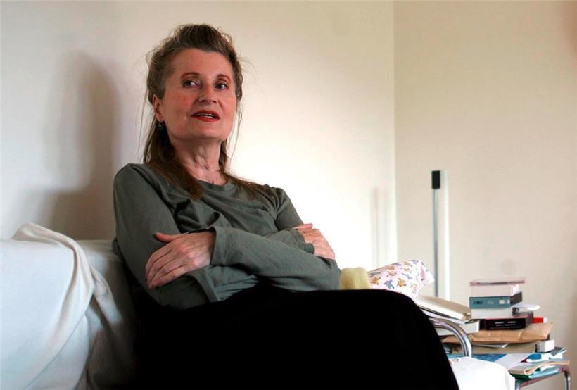 Die österreichische Autorin und Dramatikerin Elfriede Jelinek, 2004 in ihrem Haus in Wien
