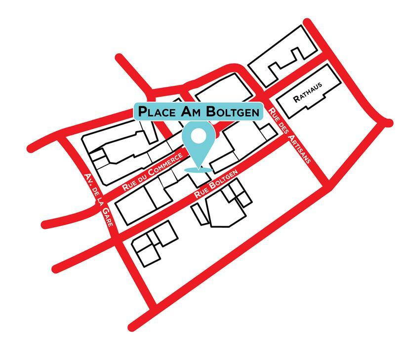 Place am Boltgen nahe Rathaus mit Menschen, urbanem Treffpunkt und lebhaften Diskussionen im Stadtzentrum