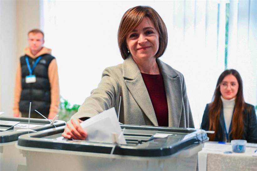 Die proeuropäische Präsidentin Maia Sandu könnte bei der Stichwahl im November ihrem prorussischen Gegenkandidaten Alexandru Stoianoglo unterliegen
