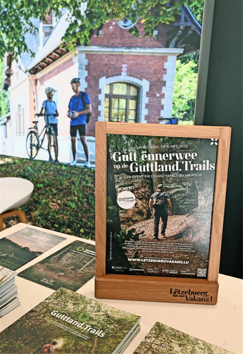 Die regionalen Tourismuszentren präsentieren sich mit neuen Broschüren und Karten
