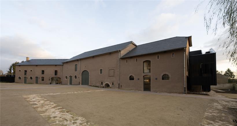 Die renovierten Nebengebäude
