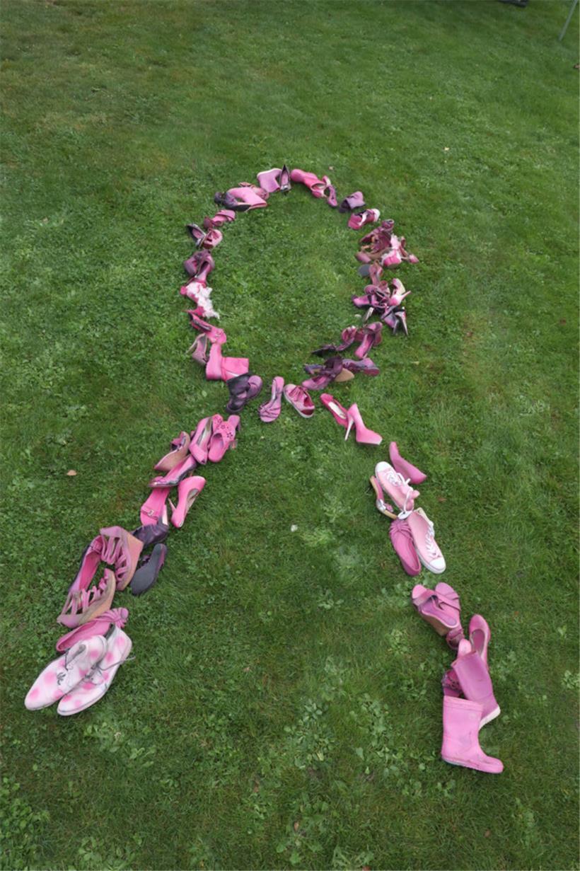Die rosa Schleife ist das internationale Symbol für den Kampf gegen Brustkrebs
