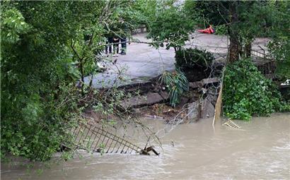 Die rumänische Botschaft in der Pulvermühle wurde vom Hochwasser heimgesucht
