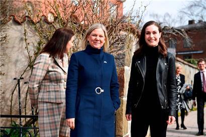 Die schwedische Regierungschefin Magdalena Andersson empfing am Mittwoch ihre finnische Amtskollegin Sanna Marin (r.): Hauptdiskussionspunkt war ein Beitritt beider Länder zur NATO
