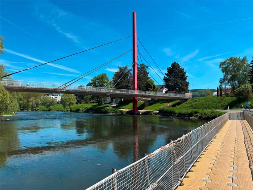 Die schwimmende „Ponton-Brücke“ könnte bald der Vergangenheit angehören. Genaue Pläne für die „Ficellesbréck“ (im Hintergrund) liegen noch nicht vor.
