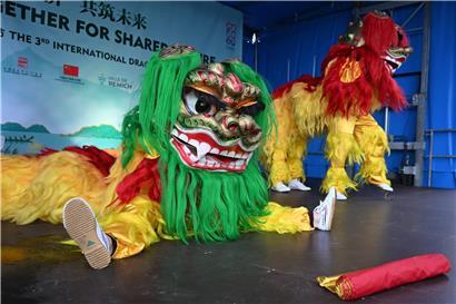 Die sogenannten „Löwentänze“ sind fester Bestandteil der Drachenbootrennen
