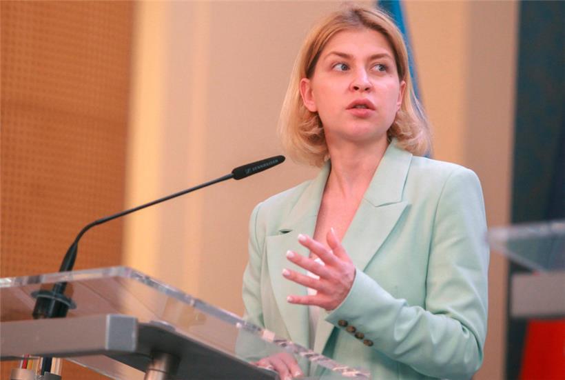 Die stellvertretende ukrainische Regierungschefin Olga Stefanischyna rief die EU-Staaten am Rande der Beratungen in Prag zu neuen Maßnahmen gegen Moskau auf
