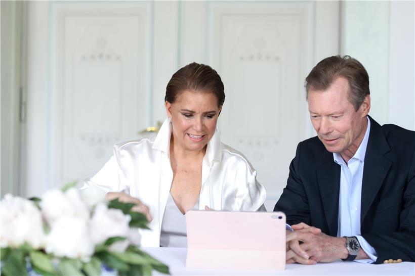 Die stolzen Großeltern des neuen Thronfolgers