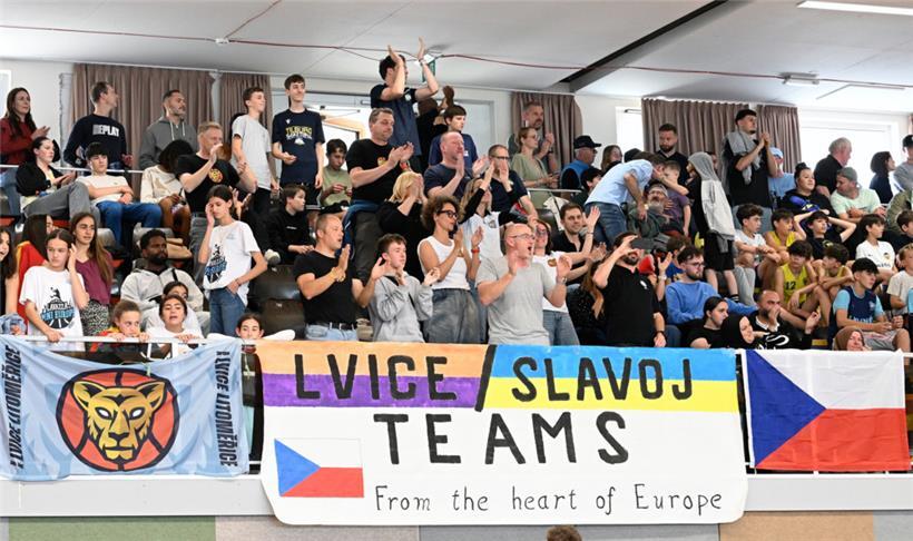 Die tschechischen Fans haben sich von der weiten Anreise nicht abschrecken lassen
