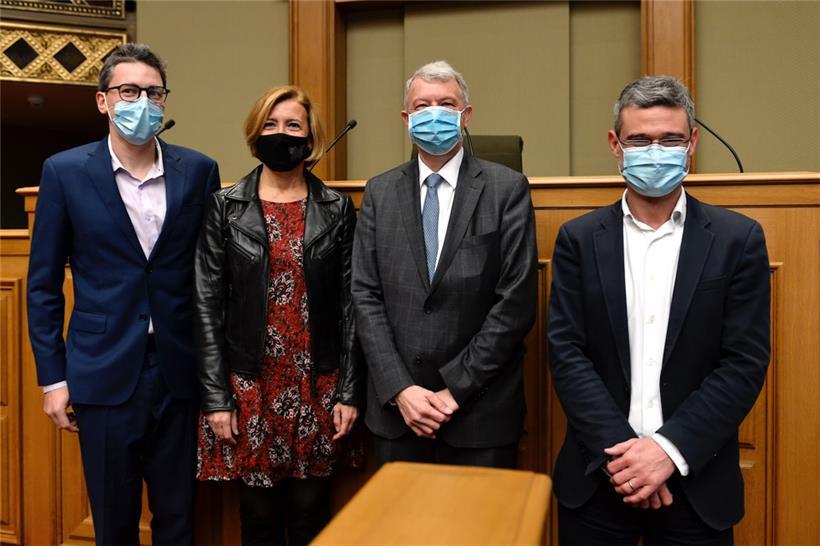 Die vier Oppositionspartien haben 2020 Aufklärung im Fall LUXEOSys gefordert – obwohl zwei der vier Parteien das Projekt ursprünglich befürwortet haben. „déi Lénk“ stimmte dagegen, die Piraten waren bei der ersten Abstimmung noch nicht in der Chamber vertreten.
