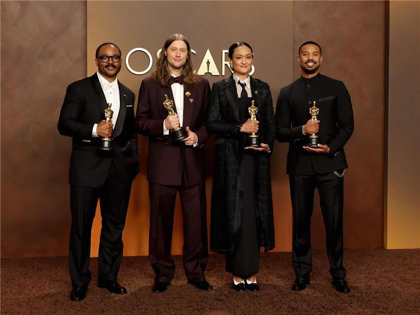 Preisträger von „Sinners“: Regisseur Ryan Coogler, Musiker Ludwig Goransson, Kamerafrau Autumn Durald, Schauspieler Michael B. Jordan.