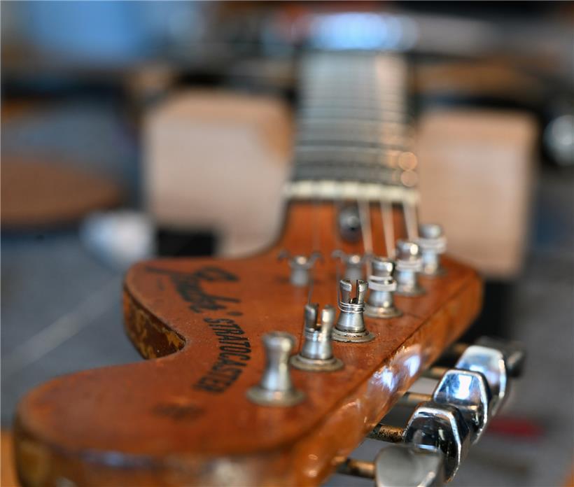 Diese 50 Jahre alte Fender Stratocaster wird demnächst repariert
