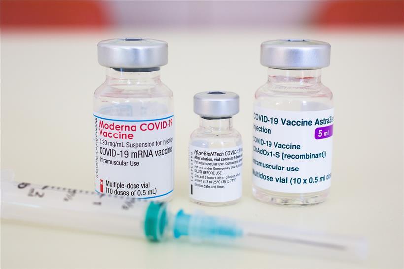 Diese Corona-Impfstoffe von BioNTech/Pfizer, Moderna und AstraZeneca sind derzeit in der EU zugelassen
