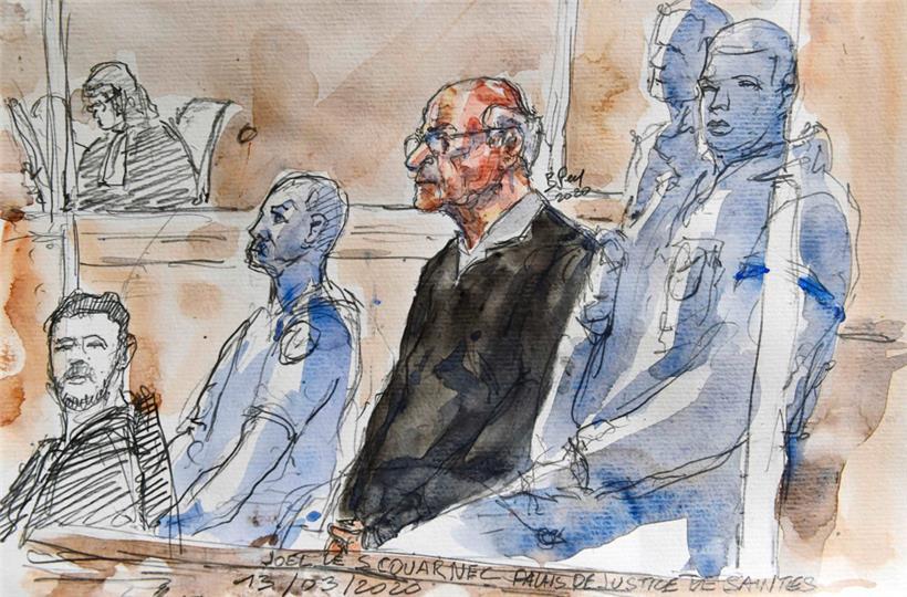 Diese Illustration zeigt den früheren Chirurgen Joel Le Scouarnec im Gerichtsgebäude in Saintes in Westfrankreich
