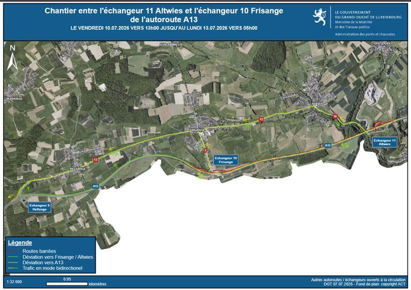 Straßenbauverwaltung erneuert am Wochenende Fahrbahn zwischen Altwies und Frisingen Umleitungsschilder auf Straße weisen Verkehrsteilnehmer sicher an Baustelle vorbei