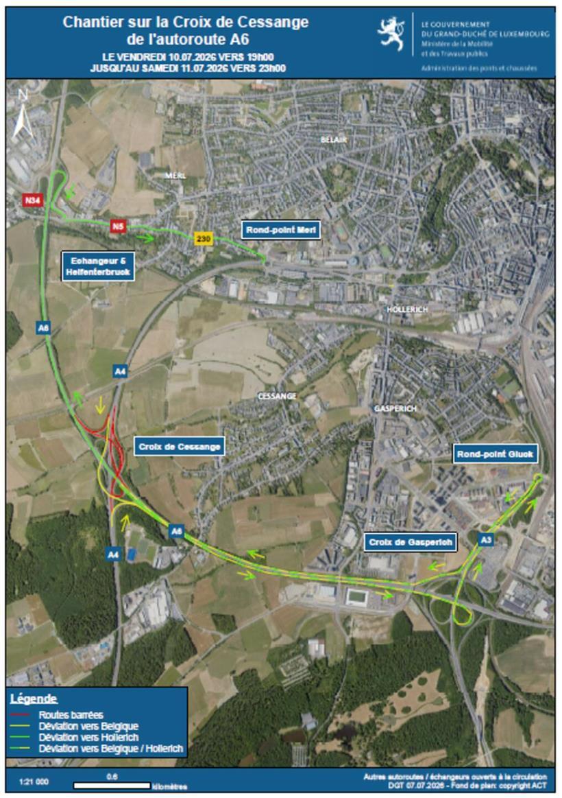 Straßenbauverwaltung sperrt mehrere Rampen des „Croix de Cessange“ Verkehrszeichen und Absperrungen zeigen eingerichtete Umleitungen auf einer Straße bei Bauarbeiten