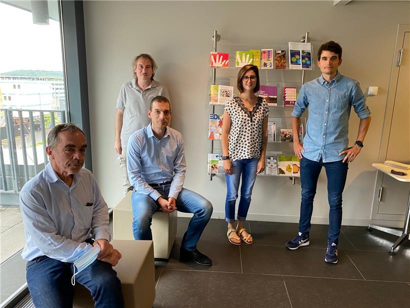 Diese fünf Beteiligten erläutern, was hinter dem neuen pädagogischen Konzept des „Kannercampus Belval“ steckt: (v.l.) Serge Thill, Serge Olmo, Philippe Kloos, Delila Schroeder und Yves Steffen
