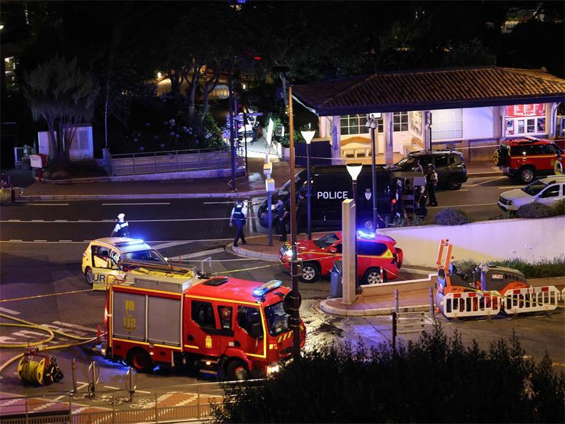 Einsatzkräfte Monacos am Explosionsort eines Wohnhauses in Monaco nahe der französischen Grenze am 29. Juni 2026