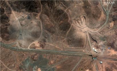 Dieses von Maxar Technologies zur Verfügung gestellte Satellitenbild zeigt die Schäden an der Anreicherungsanlage Fordo am 24. Juni 2025 nach Angriffen
