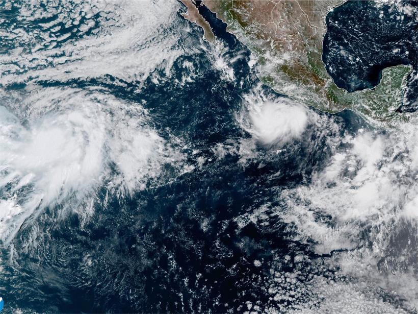 Dieses von der NOAA via AP zur Verfügung gestellte Satellitenfoto zeigt den Hurrikan Polo, der sich im Pazifik vor der Küste Mexikos verstärkt