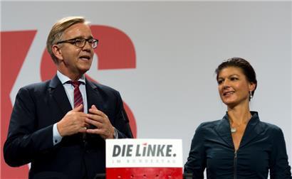 Dietmar Bartsch (l.) und Sahra Wagenknecht auf einer Aufnahme vom Juni 2017 in Berlin
