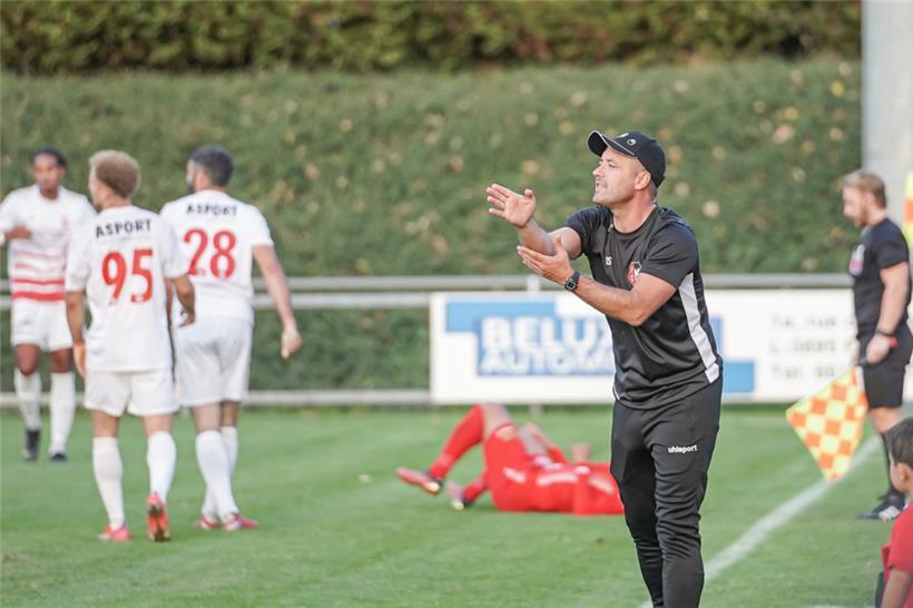 Dinis de Sousa (r.) musste den Trainerstuhl beim Aufsteiger räumen
