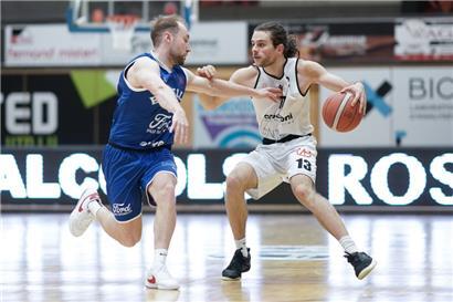 Dino Ceman (r.) läuft in Zukunft für Esch auf
