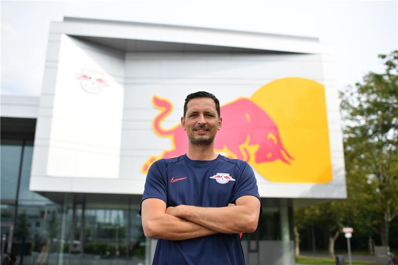 Dino Toppmöller bei seiner offiziellen Präsentation in Leipzig
