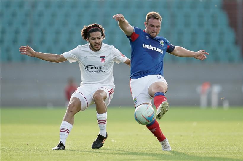 Diogo Pimentel (l.) wurde zum ersten Mal vom Nationaltrainer berufen
