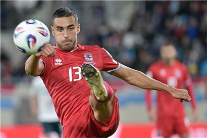 Dirk Carlson jubelt nach seinem zweiten Saisontor für SKN St. Pölten im Fußballspiel