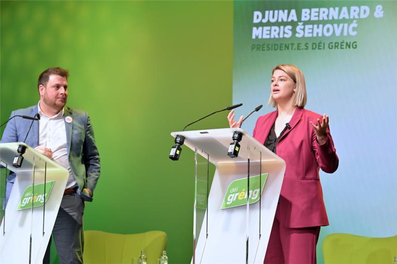 Djuna Bernard und Meris Šehović an den Rednerpulten