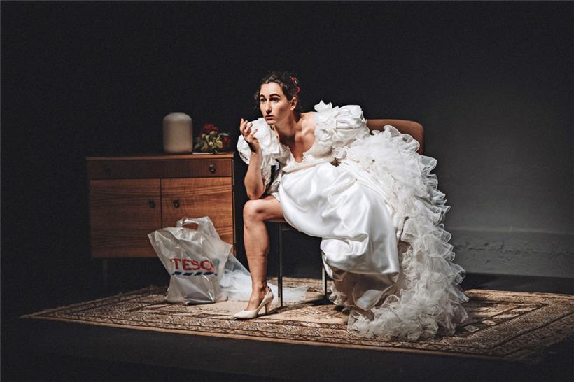 Do I need to let a man ask me if I should feel like „damaged goods“ just because I’m not married? Kristin Winters excells as Grace in Gintare Parulyte’s monologue.
