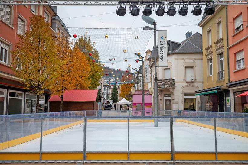 Doch nicht auf Eis gelegt: Die traditionelle Eisbahn kommt in einer energiespare...