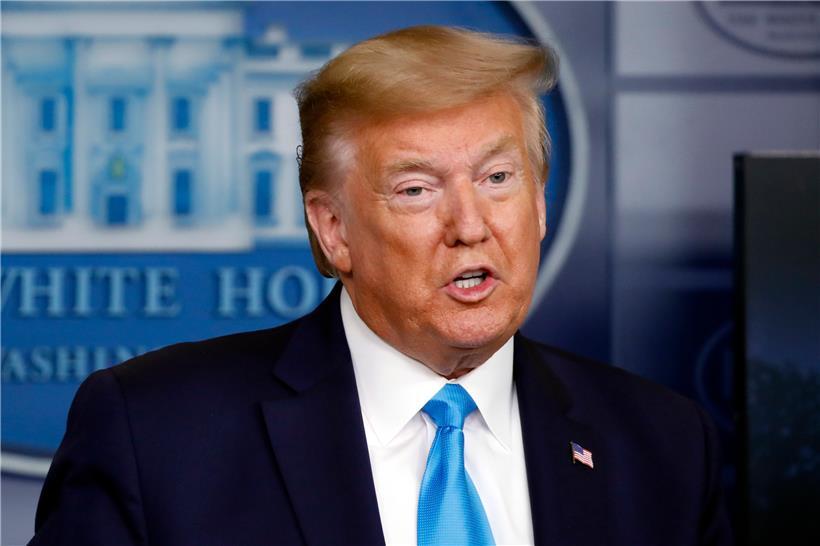 Donald Trump, Präsident der USA, spricht im Weißen Haus über das Coronavirus. 
