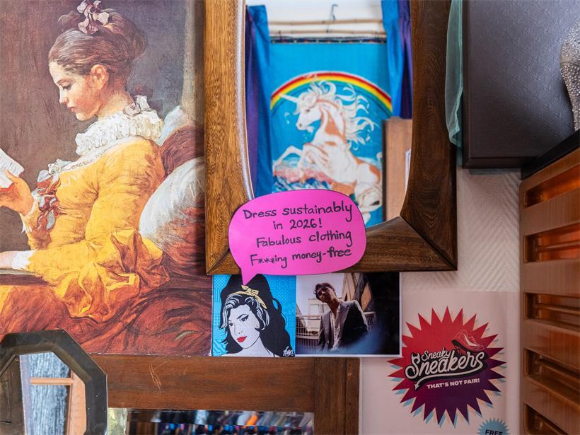 Dora Michiels betreibt den „Esch Clothing Swap“ im Erdgeschoss ihres Wohnhauses
