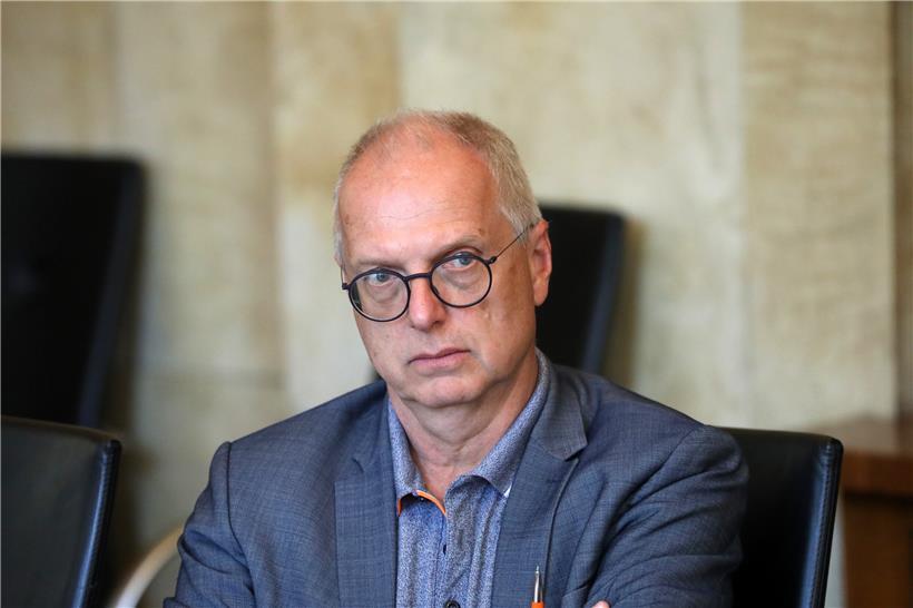 Dr. Jean-Claude Schmit, der Direktor der „Santé“, hat sich am Montag in einem 100,7-Interview zur aktuellen Corona-Situation in Luxemburg geäußert
