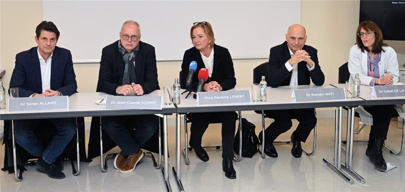 Dr. Serge Allard, Dr. Jean-Claude Schmit, Ministerin Paulette Lenert, Dr. Romain Nati und Dr. Isabel De La Fuente informierten die Presse am Freitag über den Stand des Bronchiolitis-Virus

