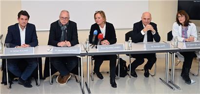 Dr. Serge Allard, Dr. Jean-Claude Schmit, Ministerin Paulette Lenert, Dr. Romain Nati und Dr. Isabel De La Fuente informierten die Presse am Freitag über den Stand des Bronchiolitis-Virus
