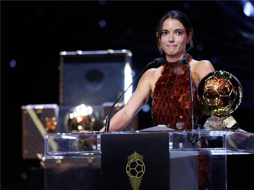 Aitana Bonmati bei der Ballon d’Or und FIFA-Weltfußballerin Auszeichnung, dreifacher Gewinnerin, ambitionierte Fußballerin