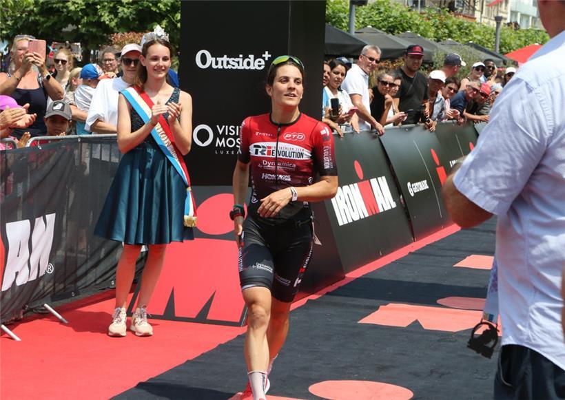 Dritte Frau im Ziel war Marta Bernardi nach 4:25.07 Stunden
